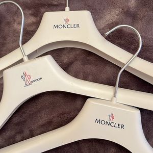 Moncler hanger3 pieces$75